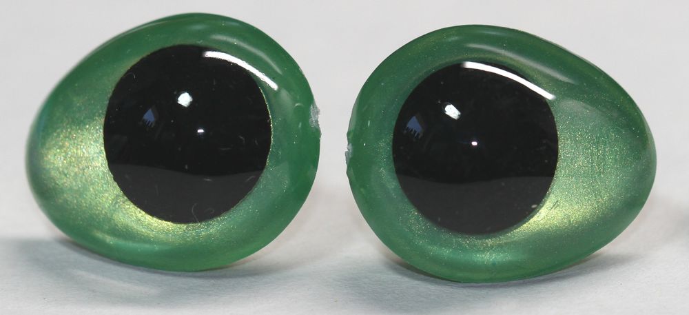 Augen tropfenförmig