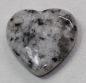 Preview: 1 Herz Naturstein Feldspat ca. 20 mm x 20 mm x 6 mm