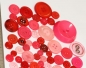 Preview: ca. 50 g Knöpfe aus Kunststoff pink-rosa Mix verschiedene Größen und Formen