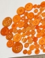 Preview: ca. 50 g Knöpfe aus Kunststoff orange Mix verschiedene Größen und Formen