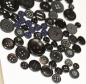 Preview: ca. 50 g Knöpfe aus Kunststoff schwarz-dunkelblau Mix verschiedene Größen und Formen