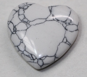 1 Herz Naturstein weißer Türkis ca. 20 mm x 20 mm x 6 mm