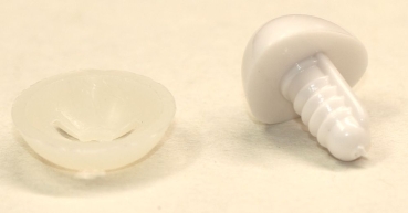 Sicherheitsnase dreieckig hart weiß mit Sicherheitsscheibe 18 mm