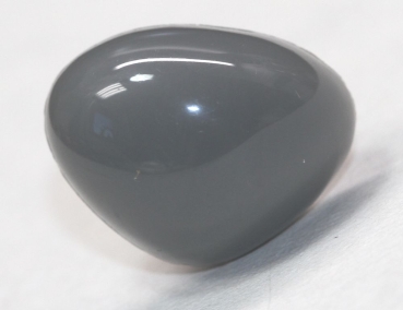 Sicherheitsnase 18 mm dreieckig hart grau mit Sicherheitsscheibe