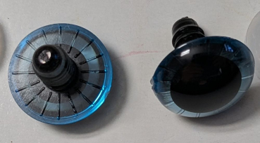 Preview: 1 Paar 20 mm Sicherheitsaugen transparent durchgefärbt blassblau Strahlen