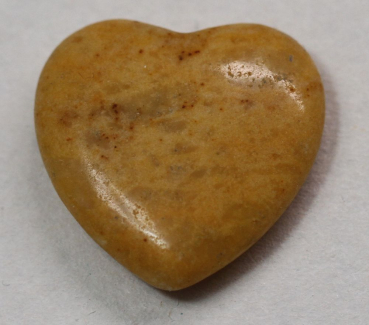 1 Herz Naturstein gelber Aventurin ca. 20 mm x 20 mm x 6 mm