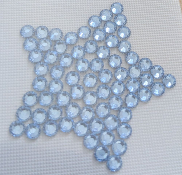 Preview: Swarovski-Bügelapplikation Stern gefüllt hellblau