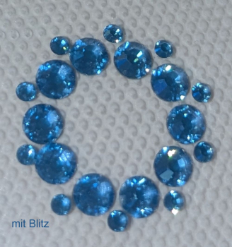 Preview: Swarovski-Bügelapplikation Ornament mini Hellblau