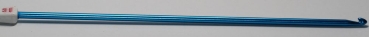 1 Häkelnadel 5 mm Metall hellblau tunesisch