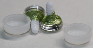 1 Paar Sicherheitsaugen trapezoid 14 mm hellgrün metallic weiße Pupille Schielaugen