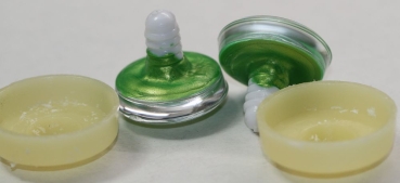 1 Paar Sicherheitsaugen trapezoid spring green metallic 25 mm Katze Drache weiße Pupille