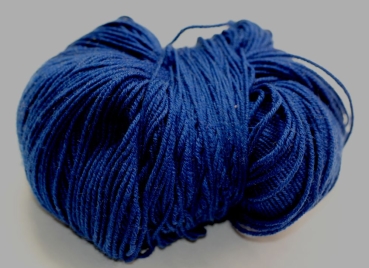 Wolle 48 g dunkelblau Rest