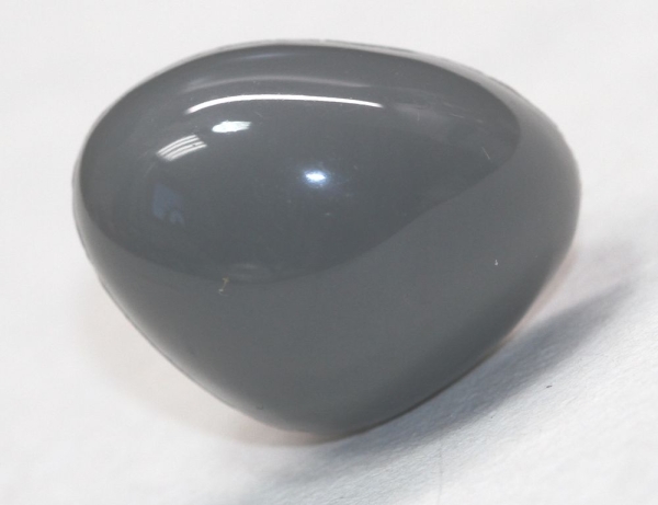 Sicherheitsnase 18 mm dreieckig hart grau mit Sicherheitsscheibe