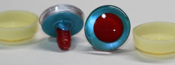 1 Paar Sicherheitsaugen trapezoid grün blau Prisma Color 25 mm rote Pupille