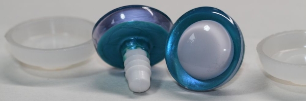 1 Paar Sicherheitsaugen trapezoid grün blau Prisma Color 25 mm weiße Pupille