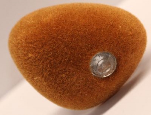 Sicherheitsnase dreieckig beflockt Braun 30 mm mit Glitzerstein und Sicherheitsscheibe