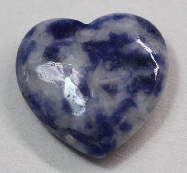 1 Herz Naturstein Sodalith ca. 20 mm x 20 mm x 6 mm