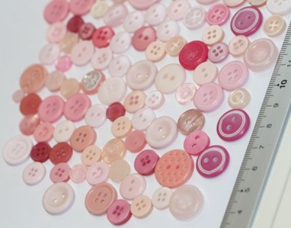 ca. 50 g Knöpfe aus Kunststoff rosa Mix verschiedene Größen und Formen