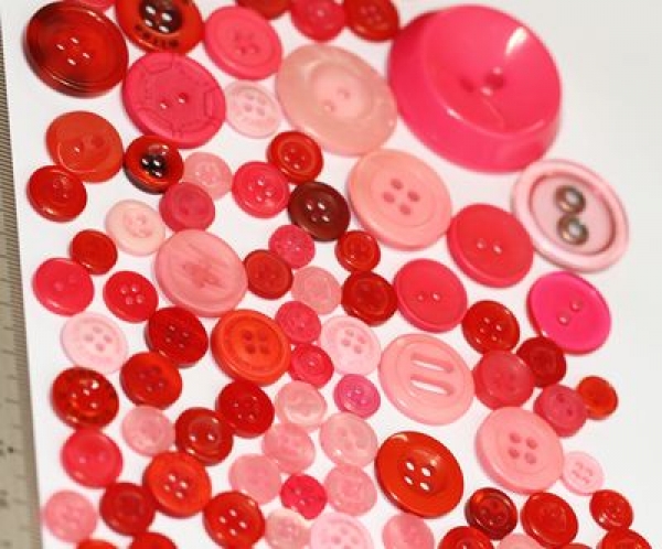 ca. 50 g Knöpfe aus Kunststoff pink-rosa Mix verschiedene Größen und Formen