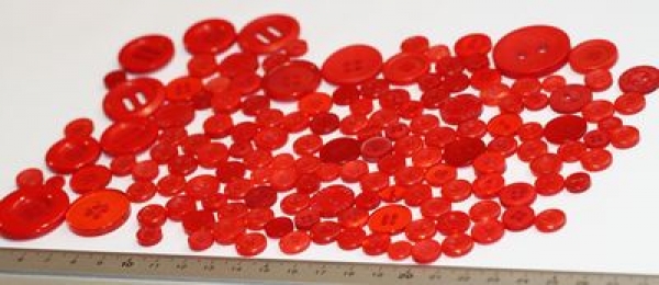 ca. 50 g Knöpfe aus Kunststoff rot Mix verschiedene Größen und Formen