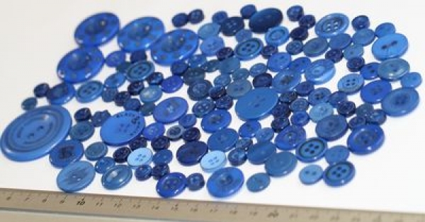 ca. 50 g Knöpfe aus Kunststoff dunkelblau Mix verschiedene Größen und Formen
