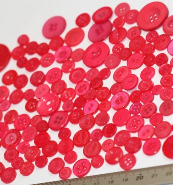 ca. 50 g Knöpfe aus Kunststoff pink Mix verschiedene Größen und Formen