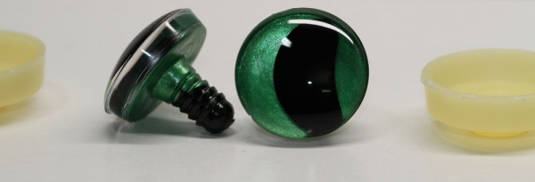 1 Paar Sicherheitsaugen trapezoid 25 mm grün metallic gebogene Pupille Schaf Mond