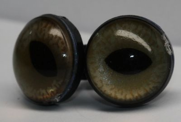 1 Paar 14 mm Sicherheitsaugen mittlere geschlitzte Pupillen grünblau schimmernd verschiedenfarbige Iris