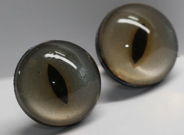 1 Paar Sicherheitsaugen 18 mm kleine geschlitzte Pupillen beigebraun schimmernd verschiedenfarbige Iris