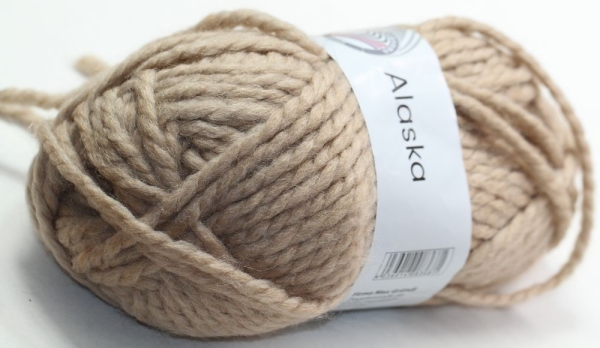 Wolle Alaska  90 g 80 % Polyester 20 % Wolle beige Rest