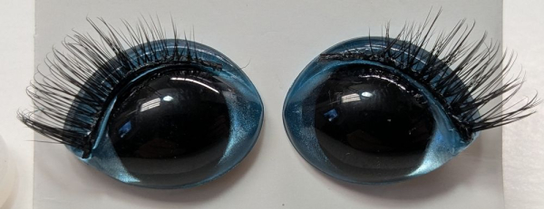 Sicherheitsaugen Hellblau metallic mit Wimpern 16 mm x 21 mm