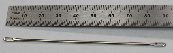 1 Stück Einfädelhilfe für Kordeln oder Gummibänder Metall ca. 9,1 cm lang