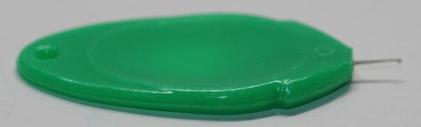 1 Stück Einfädelhilfe für Nähnadeln grün ca. 4 cm lang