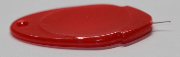 1 Stück Einfädelhilfe für Nähnadeln rot ca. 4 cm lang