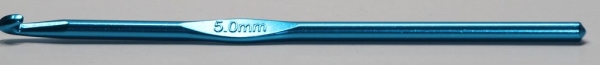 1 Häkelnadel 5 mm Metall hellblau