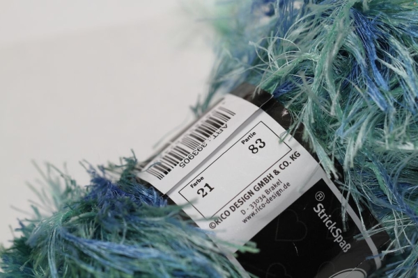 Wolle Mignon 50 g 100 % Polyester Farbe blau-grün