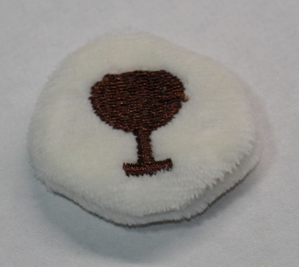 1 Mund cremeweiß mit brauner Stickerei zum Annähen ca. 4 cm x 3,5 cm aus Stoff