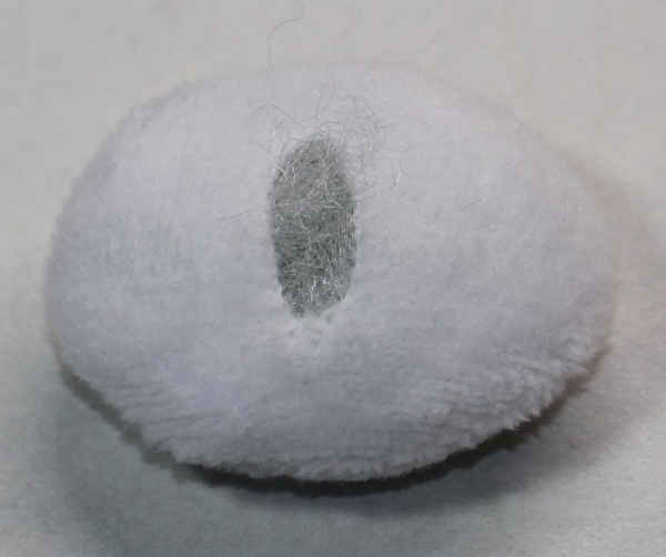 1 Mund weiß mit schwarzer Stickerei zum Annähen ca. 3,5 cm x 2,8 cm aus Stoff