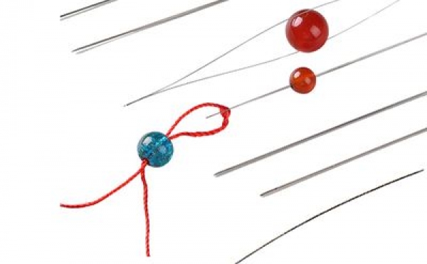 1 Nadel 10,2 cm zum Perlenfädeln große Öffnung - sehr biegsam