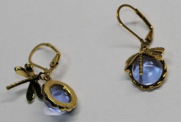 Ohrhänger goldfarben mit blauem Stein mit Libelle