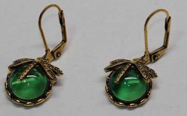 Ohrhänger goldfarben mit grünem Stein mit Libelle