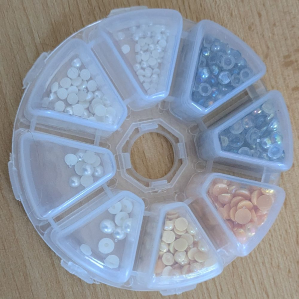 Sonderangebot Halbperlen Wachsperlen zum Aufkleben Mix in Rundbox - Restposten