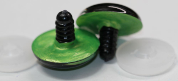 1 Paar Sicherheitsaugen 28 mm Hellgrün irisierend metallic Schielaugen