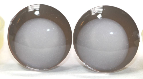 1 Paar Sicherheitsaugen Schielaugen trapezoid 20 mm braun nachtleuchtende Pupille