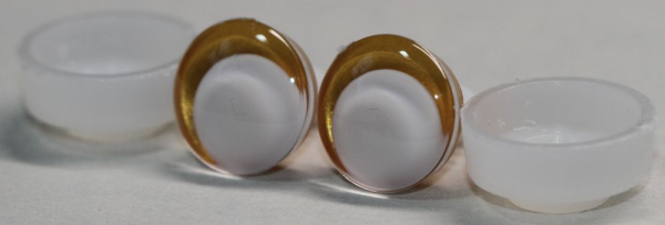 1 Paar Sicherheitsaugen trapezoid 14 mm gold metallic weiße Pupille Schielaugen