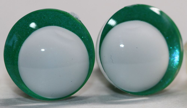 1 Paar Sicherheitsaugen trapezoid 16 mm grün metallic weiße Pupille Schielaugen
