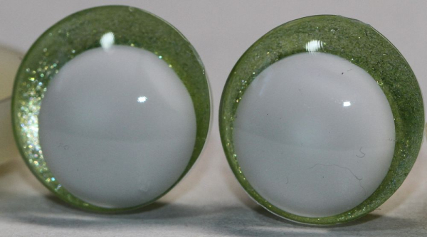 1 Paar Sicherheitsaugen trapezoid 16 mm hellgrün metallic weiße Pupille Schielaugen