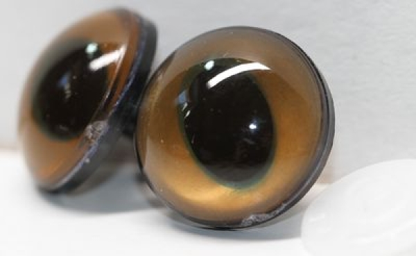 Sonderangebot: 1 Paar Sicherheitsaugen 22 mm ovale Pupillen braun schimmernd verschiedenfarbige Iris