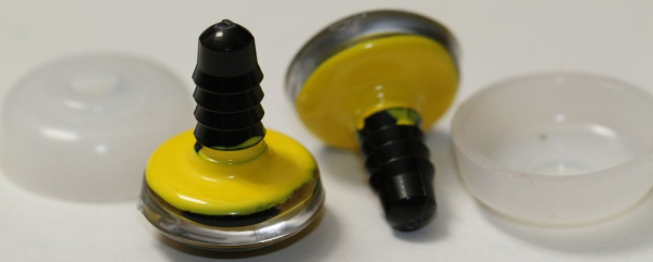 1 Paar Sicherheitsaugen trapezoid 18 mm Schneeflocken-Pupille gelb