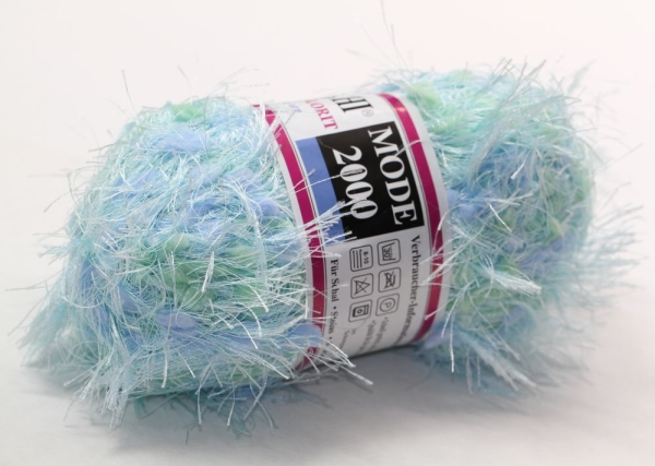 Wolle USCHI Top-Kolorit Effektgarn 100 g 57 % Polyester 43 % Polyamid Farbe hellblau-hellgrün